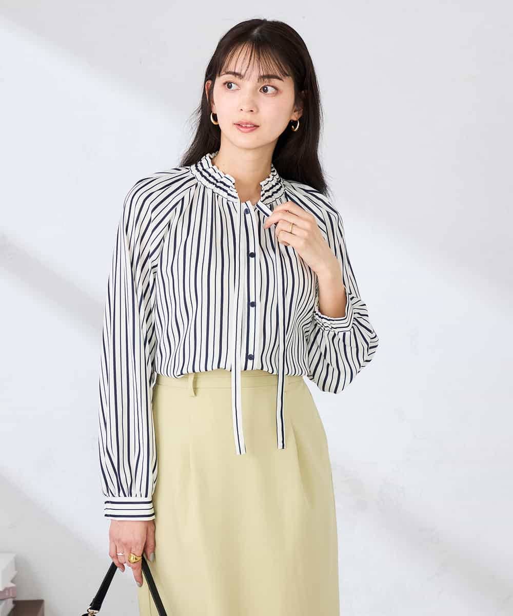 K2BFD34049 a.v.v(アー・ヴェ・ヴェ) フリルネックボウタイブラウス ネイビー