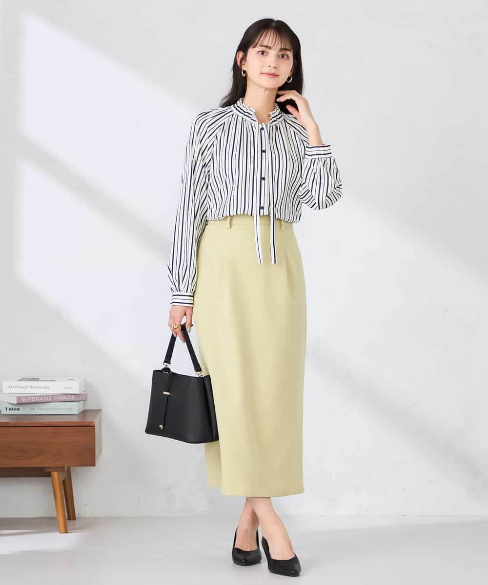 K2BFD34049 a.v.v(アー・ヴェ・ヴェ) フリルネックボウタイブラウス ネイビー