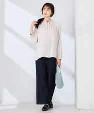 K2BFD34049 a.v.v(アー・ヴェ・ヴェ) フリルネックボウタイブラウス ネイビー