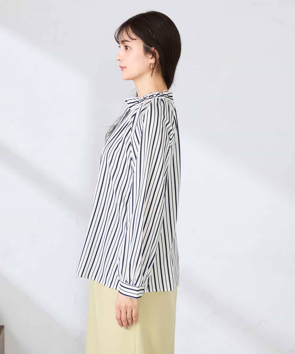 K2BFD34049 a.v.v(アー・ヴェ・ヴェ) フリルネックボウタイブラウス ネイビー