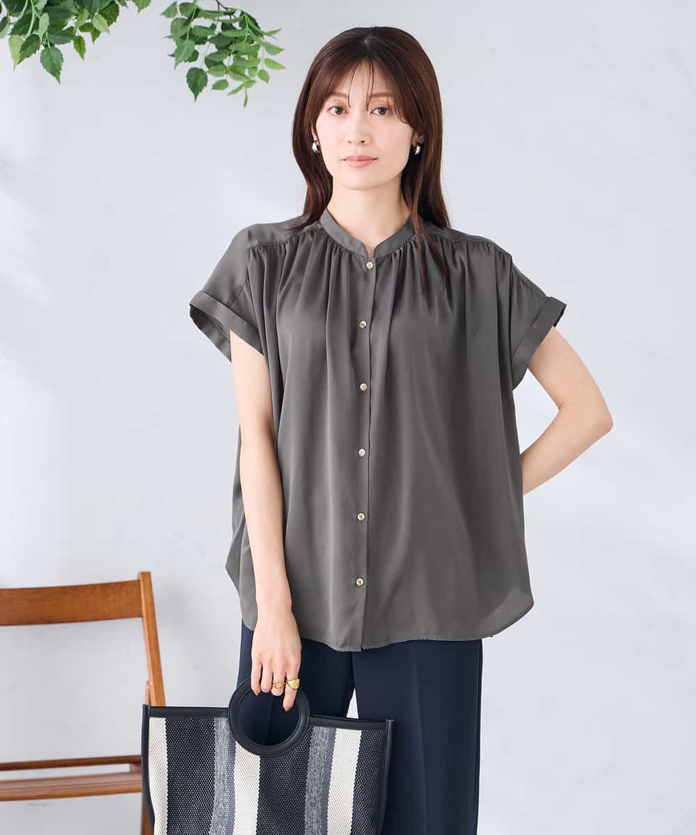 K2BGD05039 a.v.v(アー・ヴェ・ヴェ) 【接触冷感/UVカット】サテンギャザーブラウス【吸水速乾/イージーケア】 ダークグレー