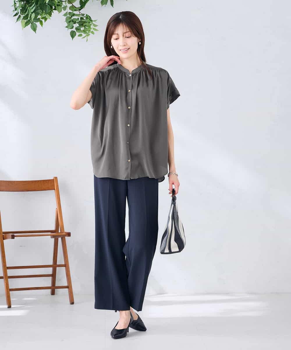 K2BGD05039 a.v.v(アー・ヴェ・ヴェ) 【接触冷感/UVカット】サテンギャザーブラウス【吸水速乾/イージーケア】 ダークグレー