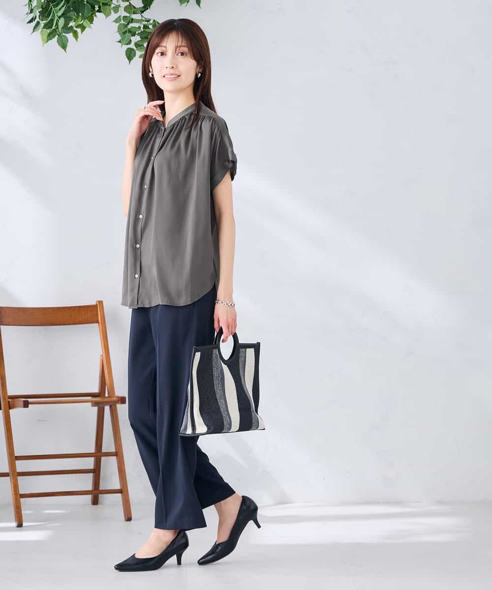 K2BGD05039 a.v.v(アー・ヴェ・ヴェ) 【接触冷感/UVカット】サテンギャザーブラウス【吸水速乾/イージーケア】 ダークグレー