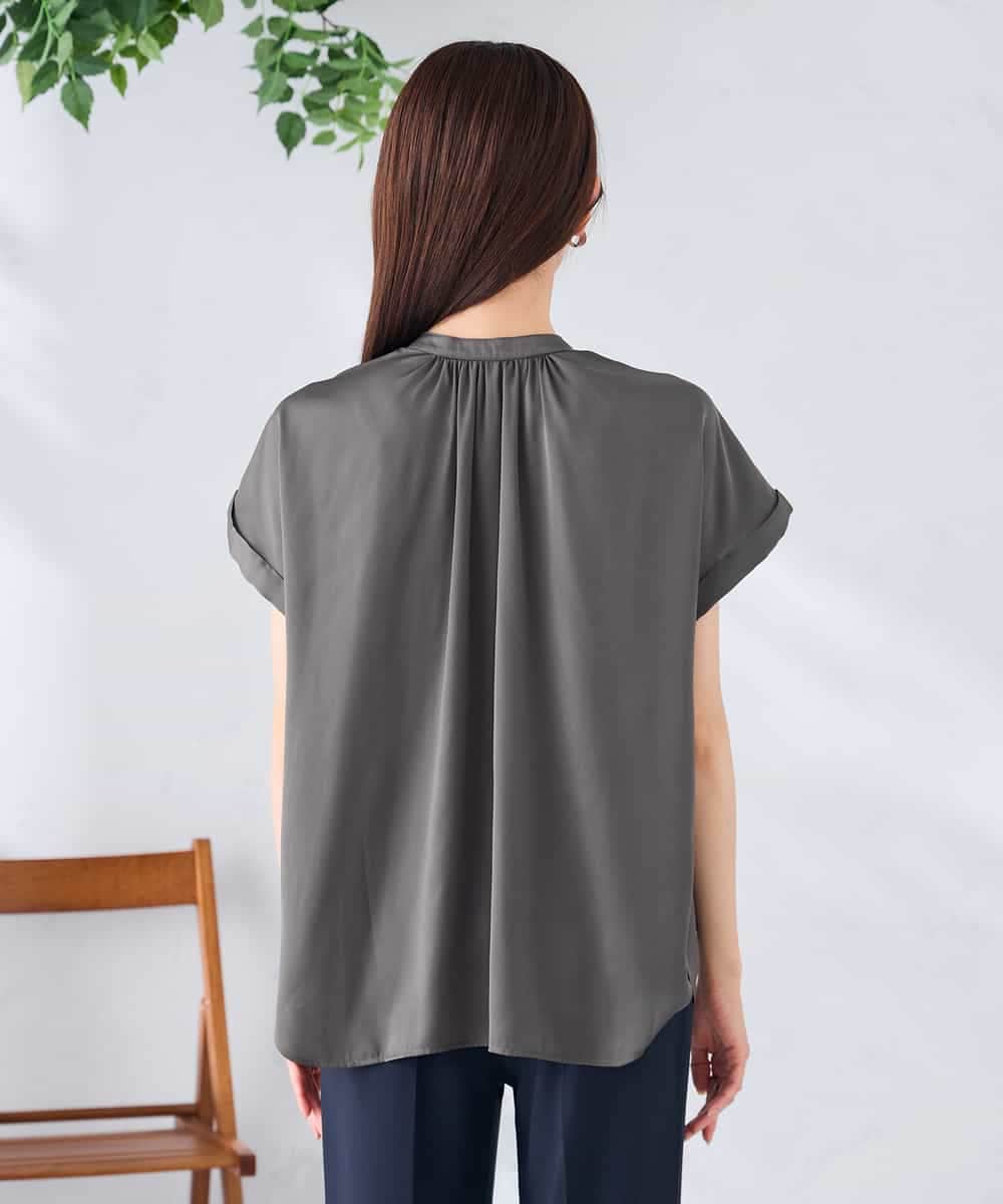 K2BGD05039 a.v.v(アー・ヴェ・ヴェ) 【接触冷感/UVカット】サテンギャザーブラウス【吸水速乾/イージーケア】 ダークグレー