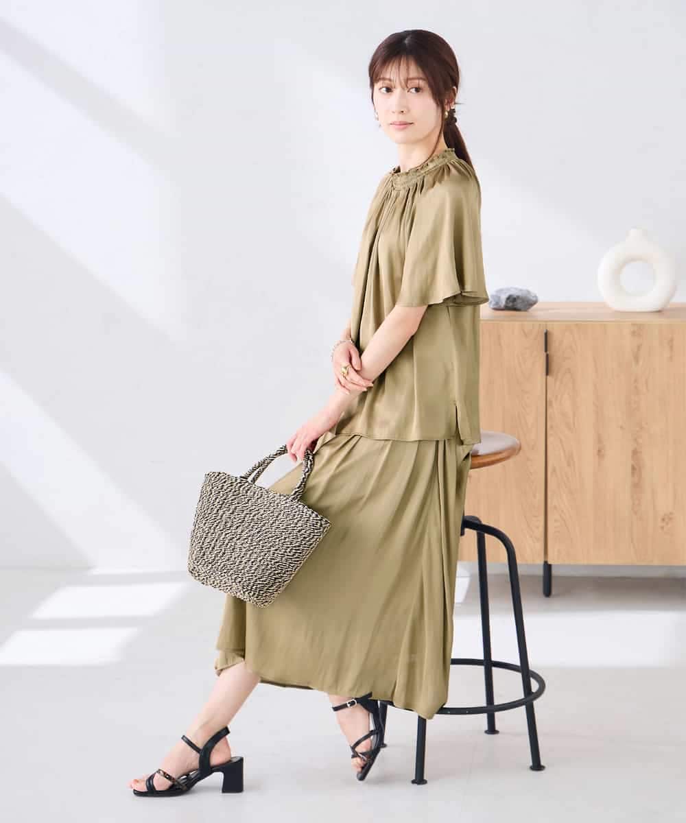 K2BGD14039 a.v.v(アー・ヴェ・ヴェ) エアリーサテンシャーリングネックブラウス ピンク