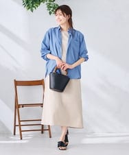 K2BGD15044 a.v.v(アー・ヴェ・ヴェ) バックタックシアーシャツ【接触冷感/イージーケア】 レッド