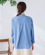 K2BGD15044 a.v.v(アー・ヴェ・ヴェ) バックタックシアーシャツ【接触冷感/イージーケア】 レッド