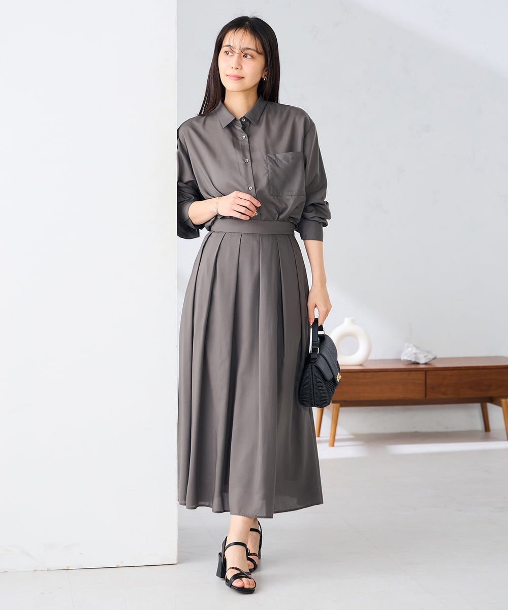 K2BGD15044 a.v.v(アー・ヴェ・ヴェ) バックタックシアーシャツ【接触冷感/イージーケア】 レッド