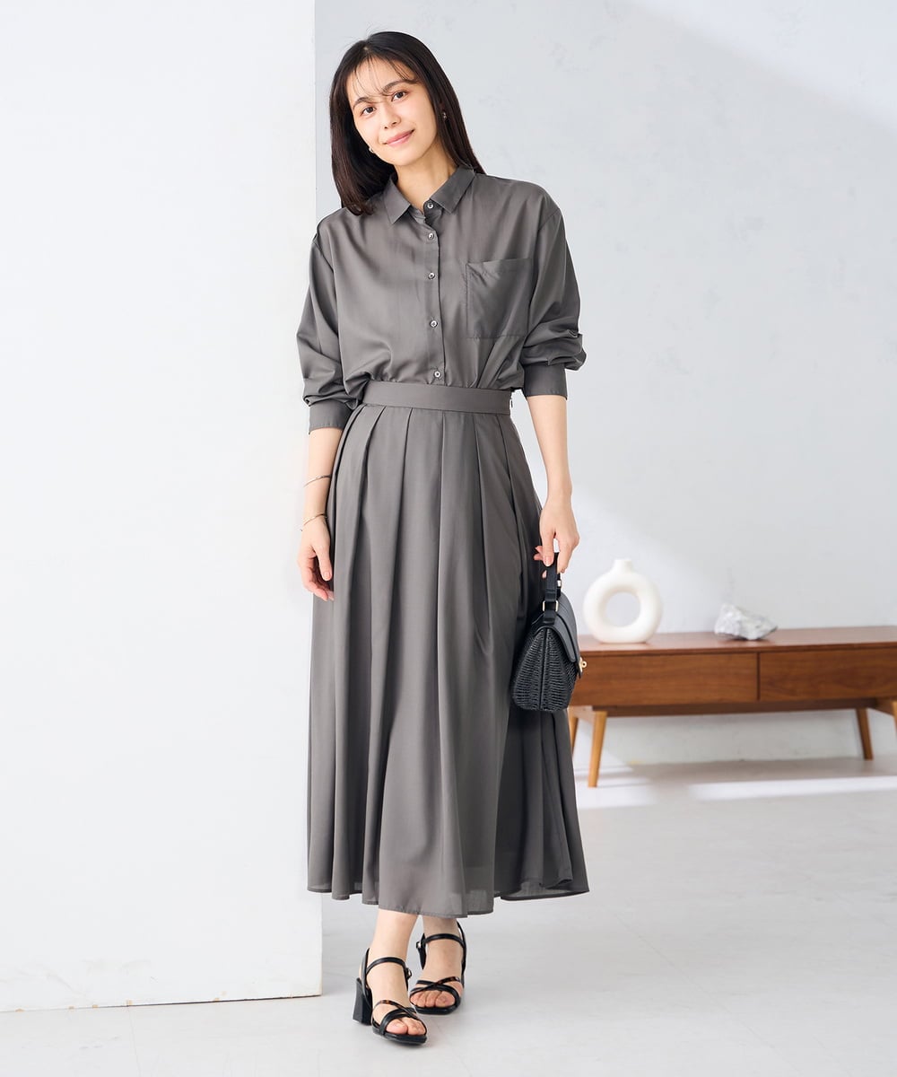 K2BGD15044 a.v.v(アー・ヴェ・ヴェ) バックタックシアーシャツ【接触冷感/イージーケア】 レッド