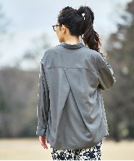 K2BGD15044 a.v.v(アー・ヴェ・ヴェ) バックタックシアーシャツ【接触冷感/イージーケア】 ダークグレー