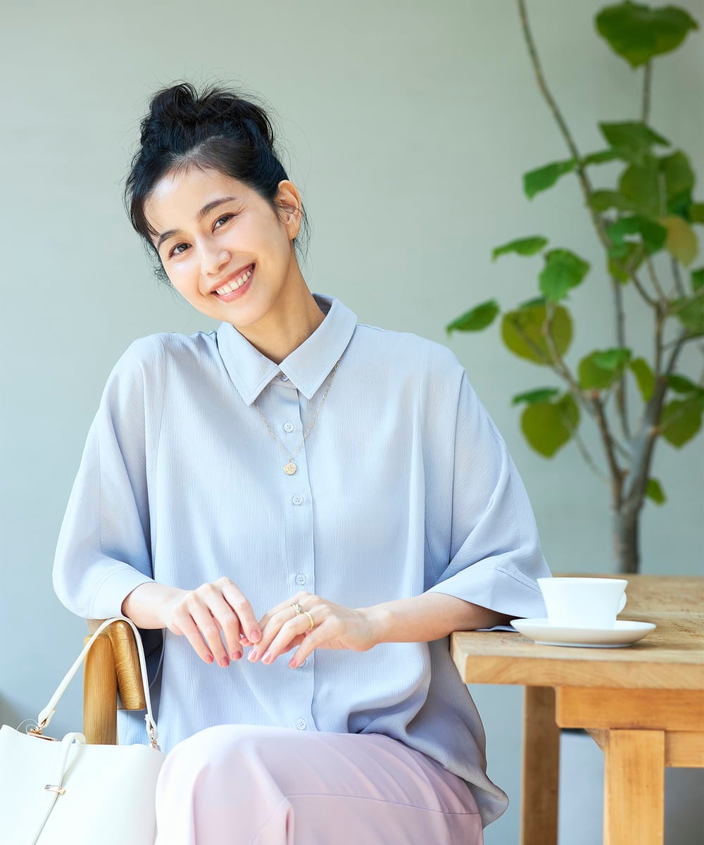 K2BGD30049 a.v.v(アー・ヴェ・ヴェ) 【2WAY】楊柳ドルマンシルエットシャツ アイボリー