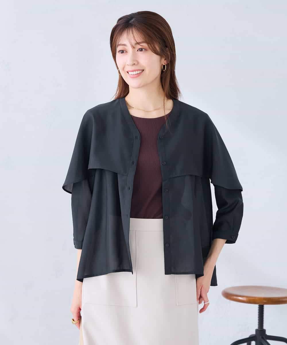 K2BGD31049 a.v.v(アー・ヴェ・ヴェ) ケープ風シアーブラウス ネイビー