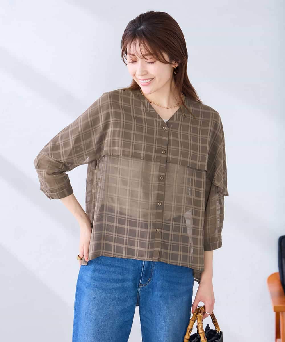 K2BGD31049 a.v.v(アー・ヴェ・ヴェ) ケープ風シアーブラウス ネイビー