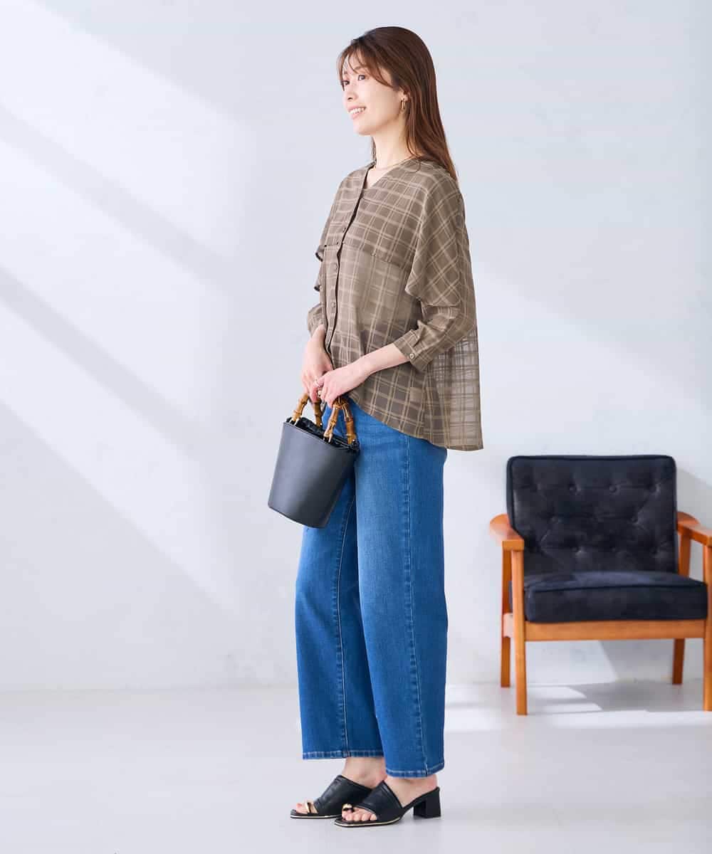 K2BGD31049 a.v.v(アー・ヴェ・ヴェ) ケープ風シアーブラウス ネイビー