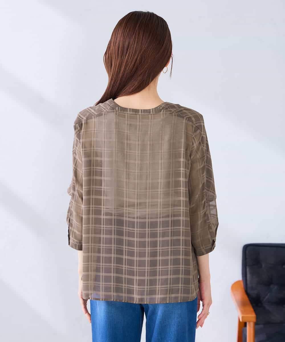 K2BGD31049 a.v.v(アー・ヴェ・ヴェ) ケープ風シアーブラウス ネイビー