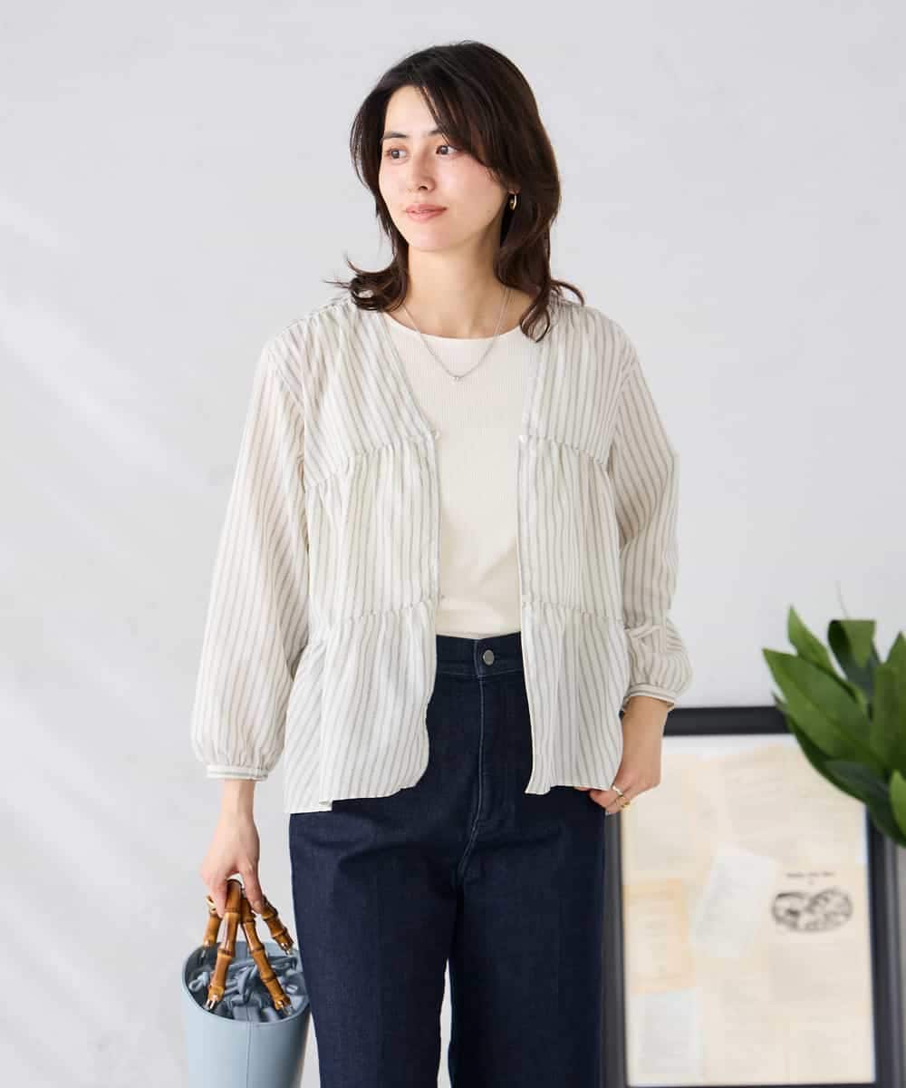 K2BGD32049 a.v.v(アー・ヴェ・ヴェ) ストライプ柄ティアードシアーブラウス アイボリー