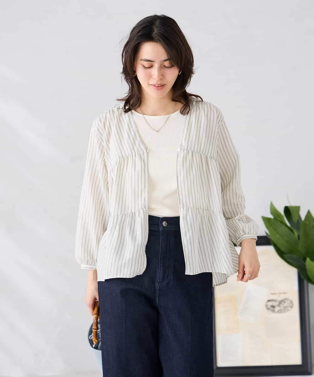 K2BGD32049 a.v.v(アー・ヴェ・ヴェ) ストライプ柄ティアードシアーブラウス アイボリー