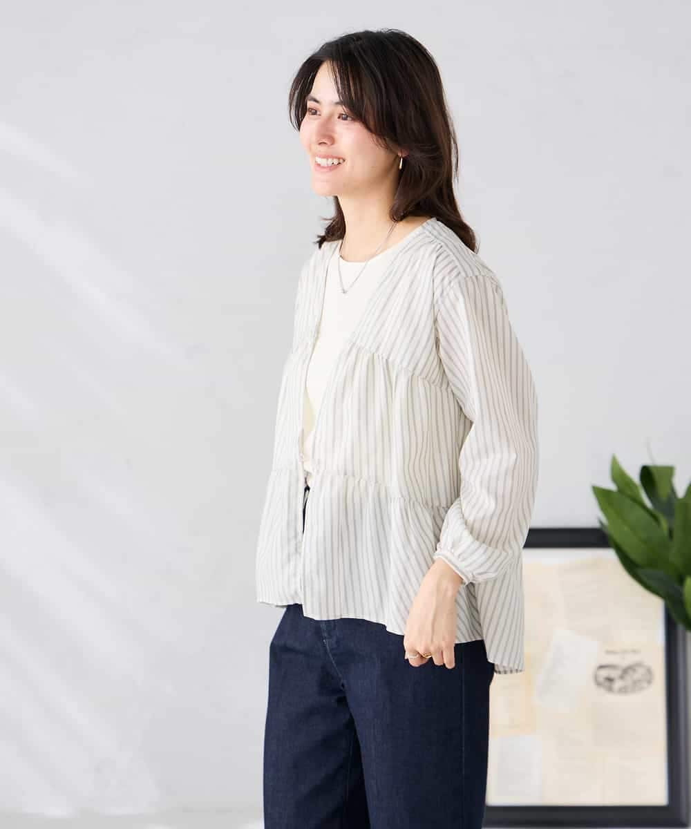 K2BGD32049 a.v.v(アー・ヴェ・ヴェ) ストライプ柄ティアードシアーブラウス アイボリー