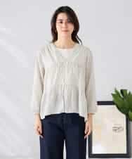 K2BGD32049 a.v.v(アー・ヴェ・ヴェ) ストライプ柄ティアードシアーブラウス アイボリー