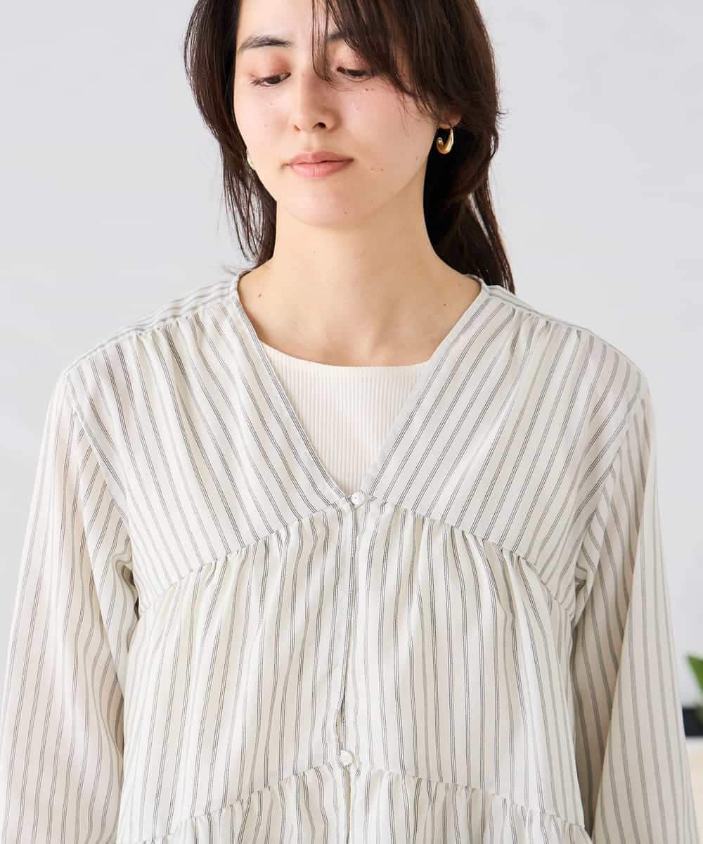 K2BGD32049 a.v.v(アー・ヴェ・ヴェ) ストライプ柄ティアードシアーブラウス アイボリー