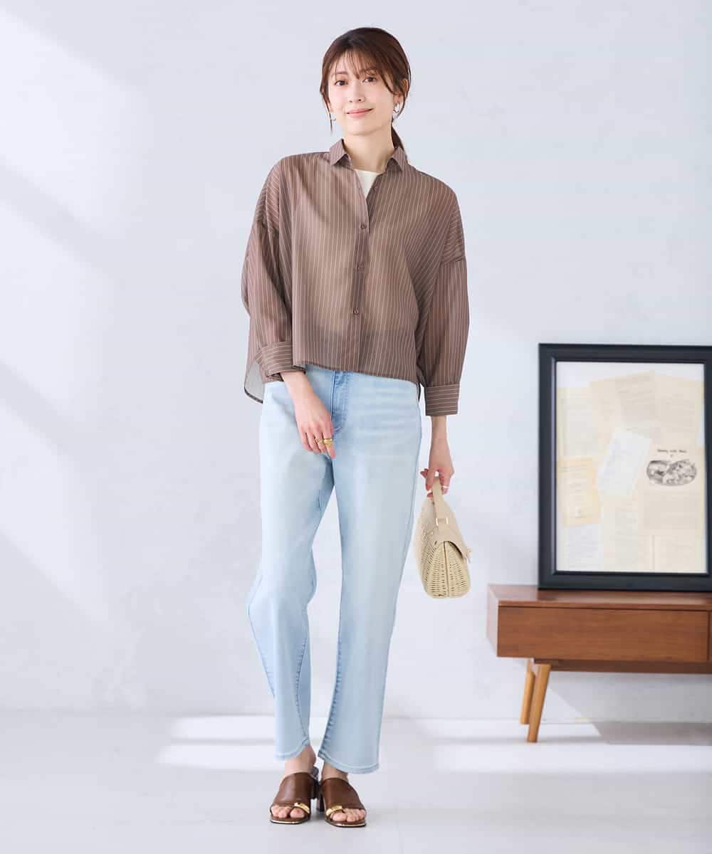 K2BGD33044 a.v.v(アー・ヴェ・ヴェ) 【洗える/接触冷感】クロップド丈セミシアーシャツ ブラウン×アイボリーストライプ柄