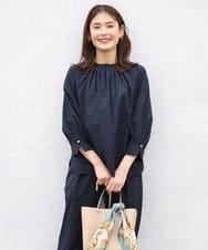 K2BGS24054 a.v.v(アー・ヴェ・ヴェ) 撥水タックギャザーブラウス グリーン