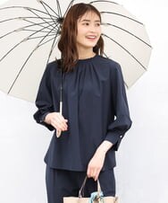 K2BGS24054 a.v.v(アー・ヴェ・ヴェ) 撥水タックギャザーブラウス ネイビー
