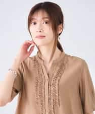 K2BHD39049 a.v.v(アー・ヴェ・ヴェ) フロントフリルデザインブラウス ネイビー