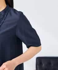 K2BHD39049 a.v.v(アー・ヴェ・ヴェ) フロントフリルデザインブラウス ネイビー