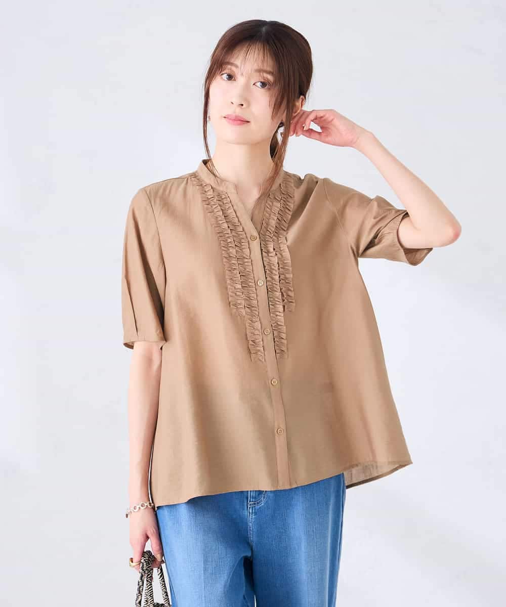 K2BHD39049 a.v.v(アー・ヴェ・ヴェ) フロントフリルデザインブラウス ベージュ