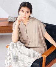 K2BHD40044 a.v.v(アー・ヴェ・ヴェ) Vネックギャザーブラウス アイボリー