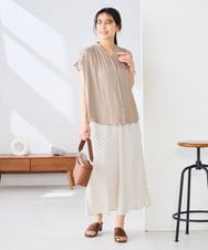 K2BHD40044 a.v.v(アー・ヴェ・ヴェ) Vネックギャザーブラウス アイボリー