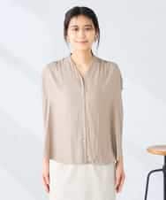 K2BHD40044 a.v.v(アー・ヴェ・ヴェ) Vネックギャザーブラウス アイボリー