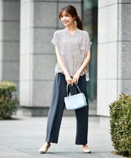 K2BHD43049 a.v.v(アー・ヴェ・ヴェ) Vネックプリントギャザーブラウス ピンク幾何柄