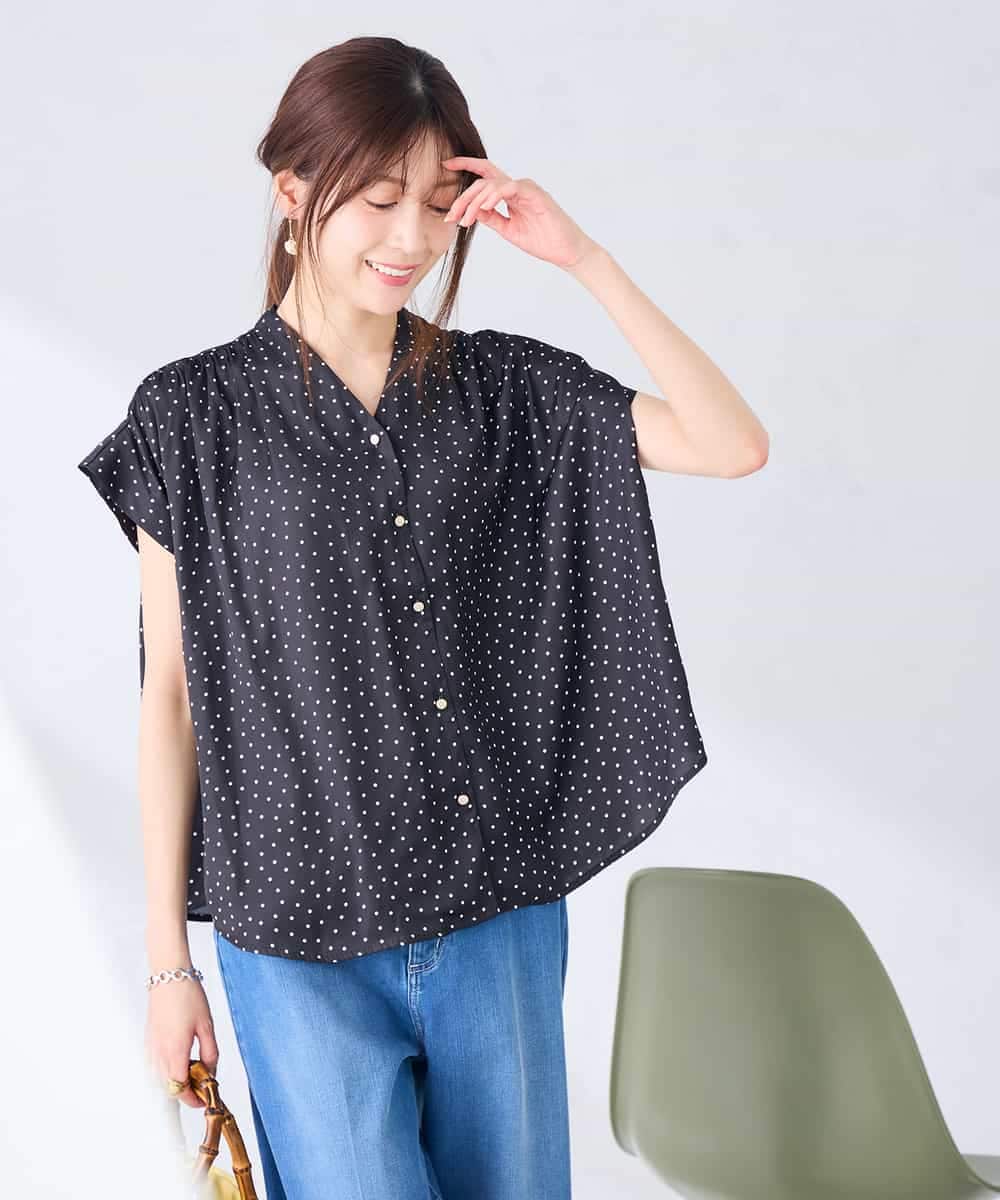 K2BHD43049 a.v.v(アー・ヴェ・ヴェ) Vネックプリントギャザーブラウス ピンク幾何柄