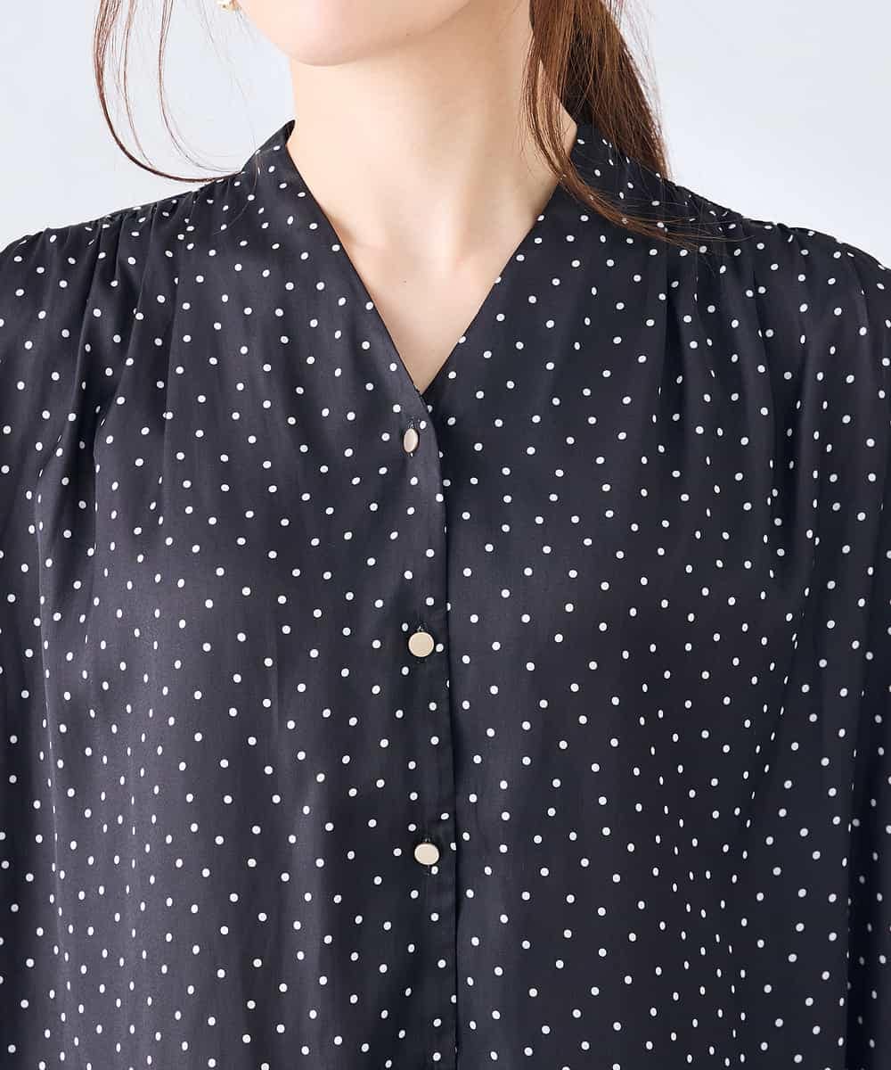 K2BHD43049 a.v.v(アー・ヴェ・ヴェ) Vネックプリントギャザーブラウス ピンク幾何柄