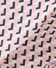 K2BHD43049 a.v.v(アー・ヴェ・ヴェ) Vネックプリントギャザーブラウス ピンク幾何柄