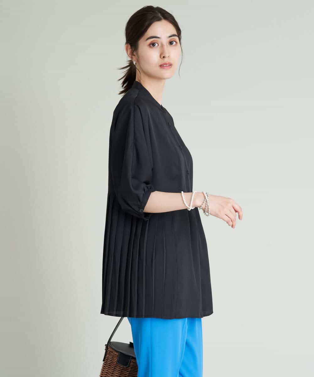 K2BHS59049 a.v.v(アー・ヴェ・ヴェ) イカムネサイドプリーツブラウス ブラック