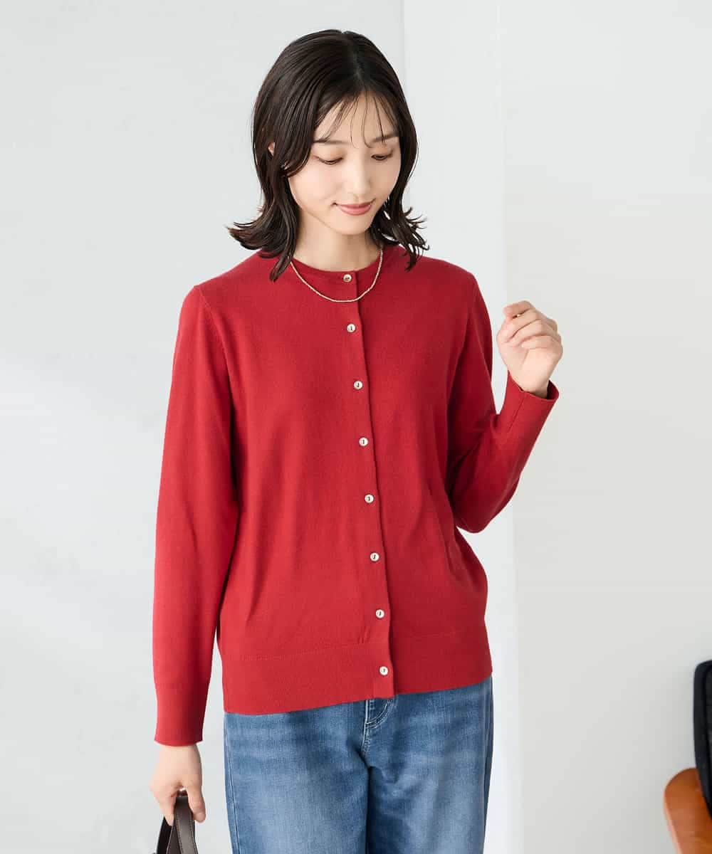 K2CAD40049 a.v.v(アー・ヴェ・ヴェ) 【洗える】クルーネック美ラクるカーディガン レッド