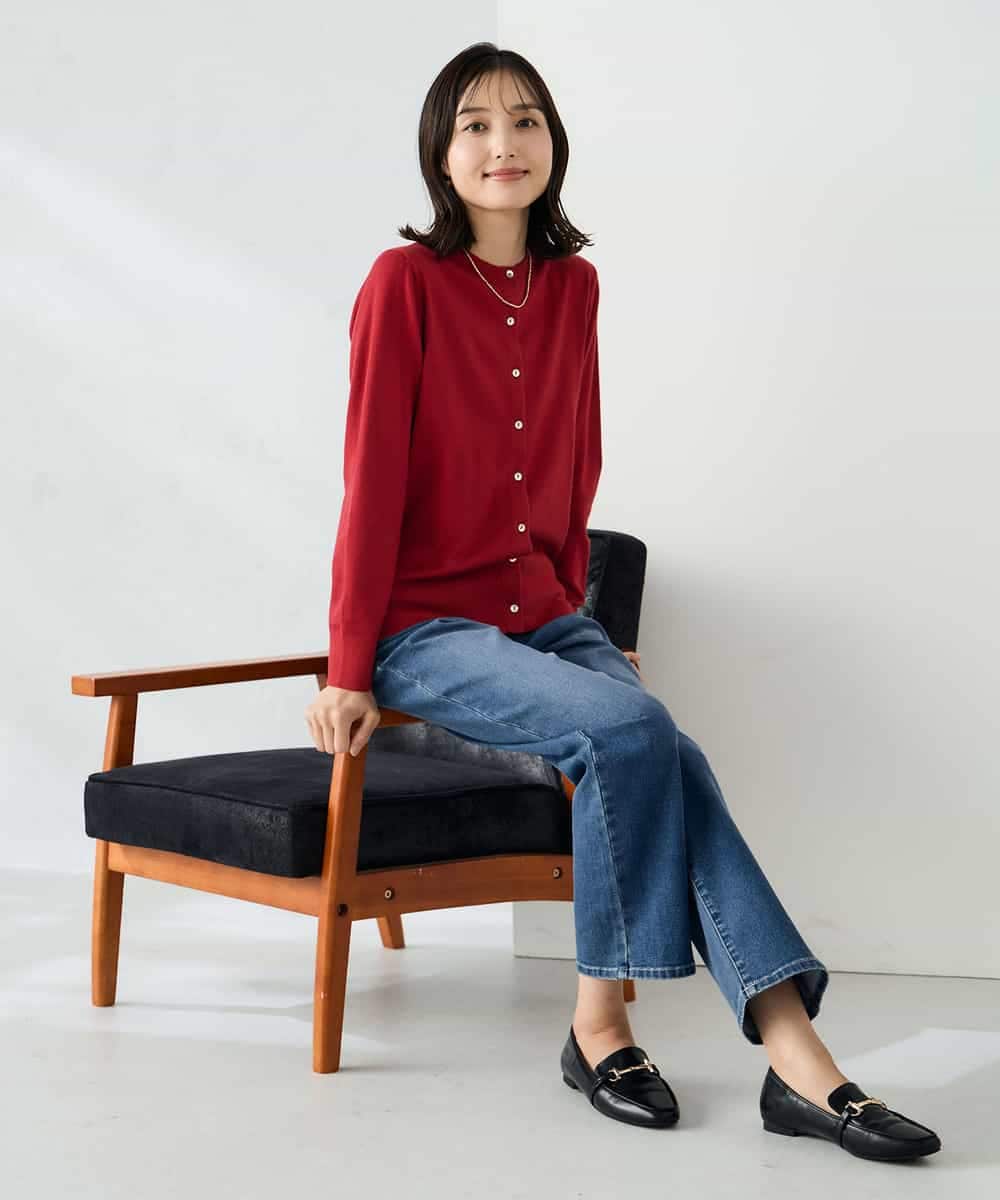 K2CAD40049 a.v.v(アー・ヴェ・ヴェ) 【洗える】クルーネック美ラクるカーディガン レッド