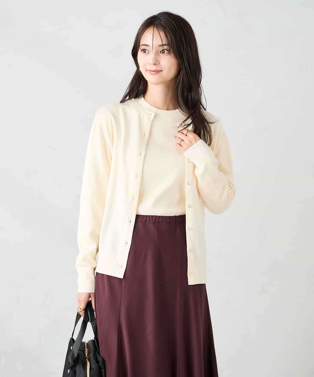 K2CAD40049 a.v.v(アー・ヴェ・ヴェ) 【洗える】クルーネック美ラクるカーディガン アイボリー