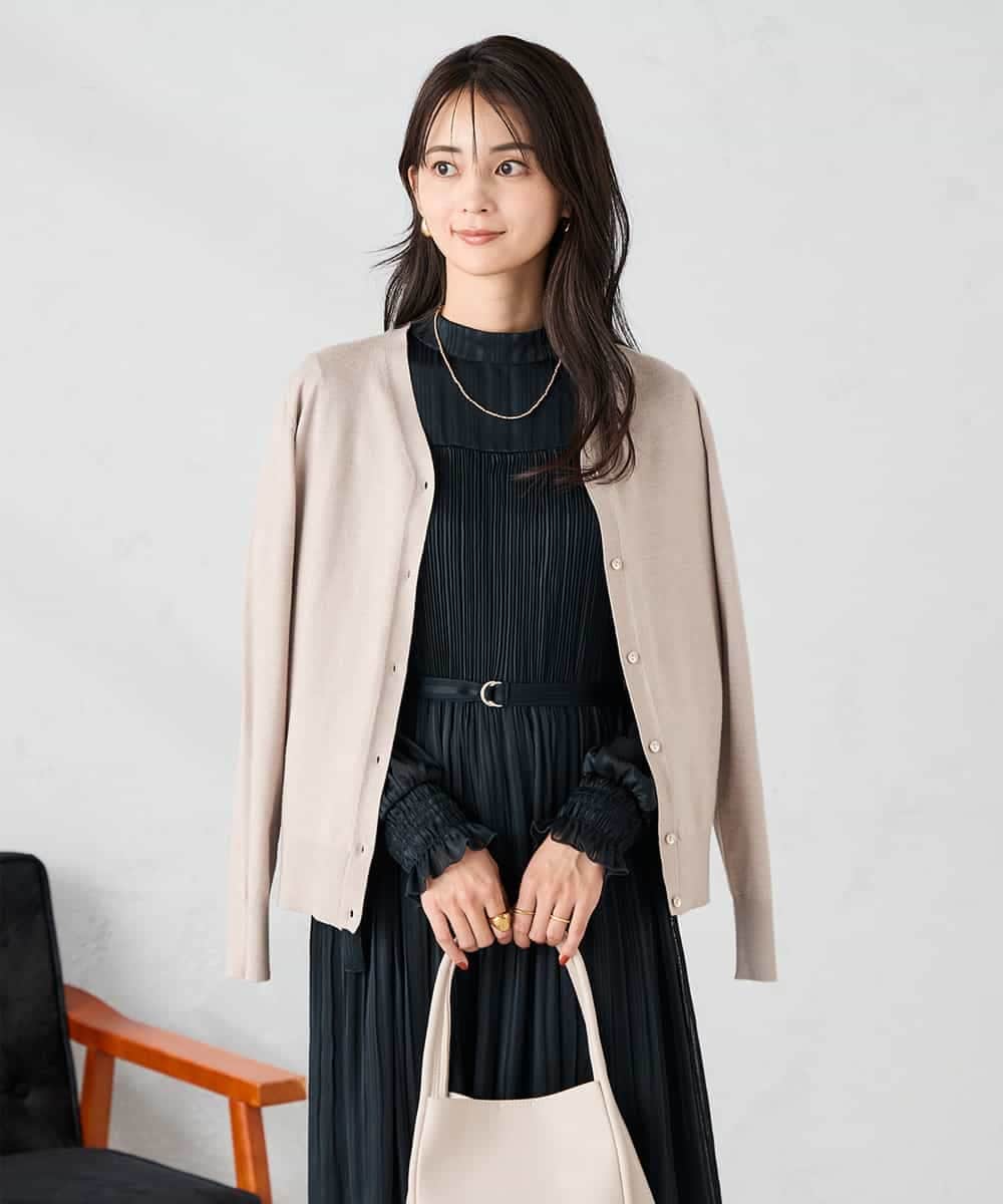 K2CAD41049 a.v.v(アー・ヴェ・ヴェ) 【洗える】Vネック美ラクるカーディガン グレージュ