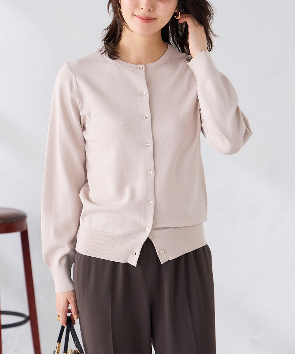 K2CGD20049 a.v.v(アー・ヴェ・ヴェ) クルーネックサマーカーディガン【洗える/接触冷感/UVカット】 グレージュ