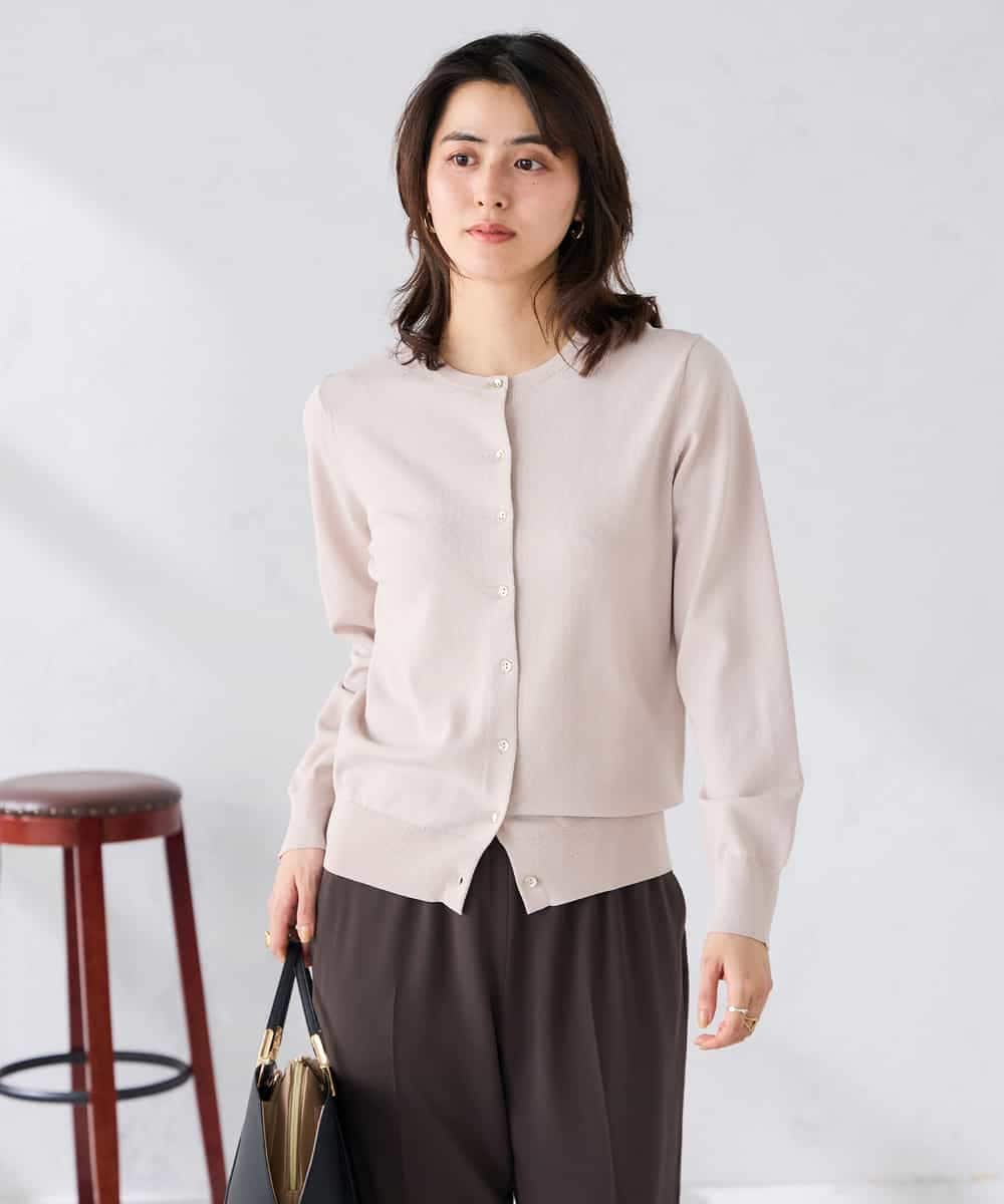 K2CGD20049 a.v.v(アー・ヴェ・ヴェ) クルーネックサマーカーディガン【洗える/接触冷感/UVカット】 グレージュ