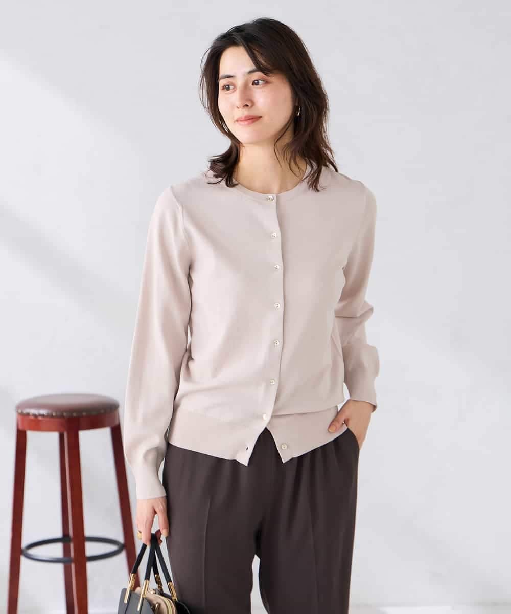 K2CGD20049 a.v.v(アー・ヴェ・ヴェ) クルーネックサマーカーディガン【洗える/接触冷感/UVカット】 グレージュ