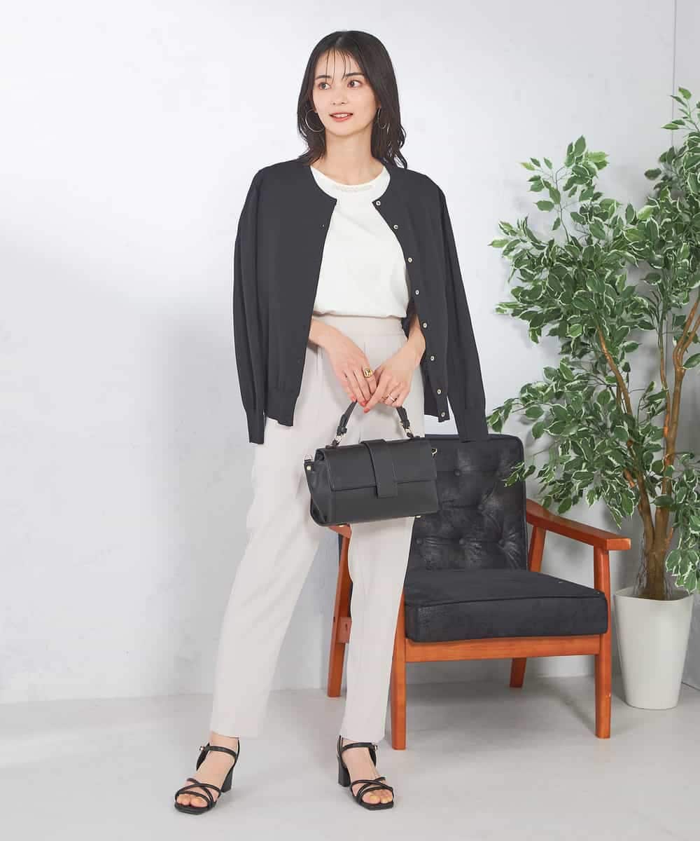 K2CGD20049 a.v.v(アー・ヴェ・ヴェ) クルーネックサマーカーディガン【洗える/接触冷感/UVカット】 グレージュ