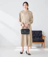 K2EFD05089 a.v.v(アー・ヴェ・ヴェ) サテンドルマンスリーブワンピース ベージュ