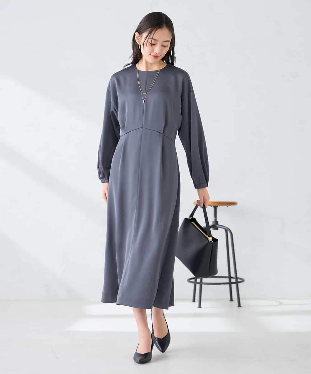 K2EFD05089 a.v.v(アー・ヴェ・ヴェ) サテンドルマンスリーブワンピース ベージュ