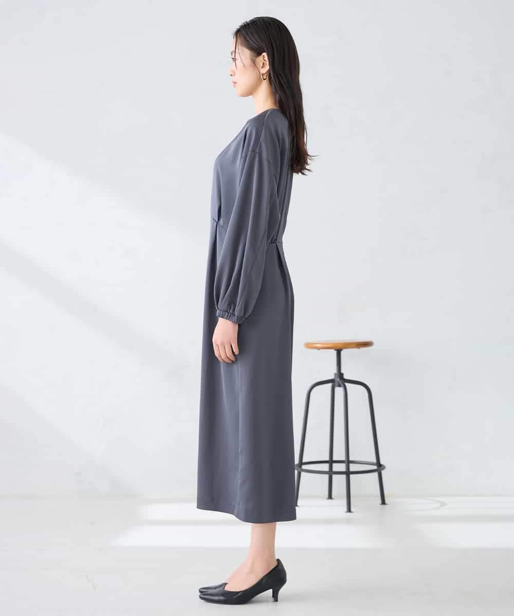 K2EFD05089 a.v.v(アー・ヴェ・ヴェ) サテンドルマンスリーブワンピース ベージュ