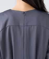 K2EFD05089 a.v.v(アー・ヴェ・ヴェ) サテンドルマンスリーブワンピース ベージュ